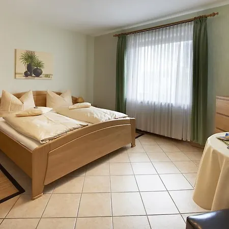 - Restaurant Schlaadt Otel