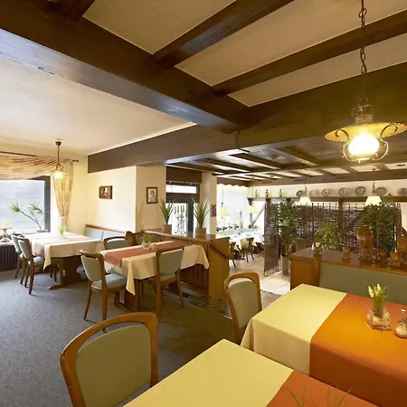 - Restaurant Schlaadt Hotel Kestert