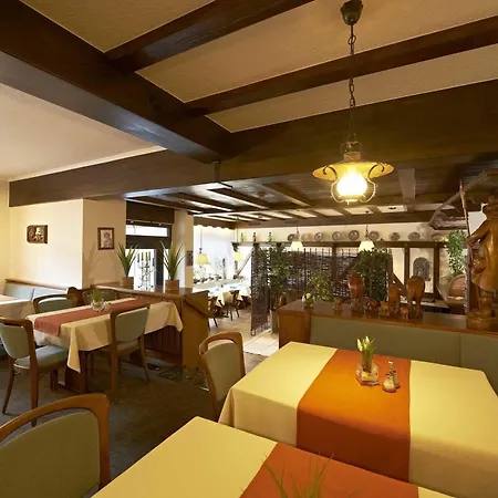 - Restaurant Schlaadt Hotel Kestert